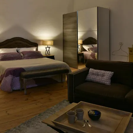 Bed and breakfast La Fleur Morange House